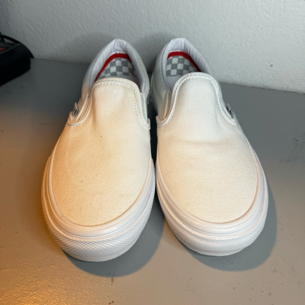 Vans - Picture 2 of 7